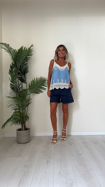 DAFNE - FY6607P22 - TOP SPALLINI IN COTONE 68% CON PIZZO E FIT AMPIO