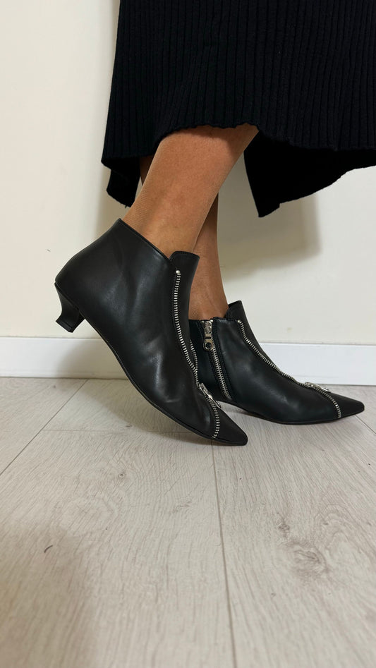 DIVINE FOLLIE - 1521P55