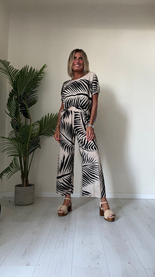 GIORGIA & JHONS - 60500SS24 - BLUSA STAMPA AFRO 100%VISCOSA, ORLO MANICHE E STONDO CENTRALE ELASTICATO