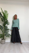 D'ELLE - AP23230 - MAGLIA COSTINE VISCOSA, SCOLLO A BARCHETTA CON MANICHE A COROLLA