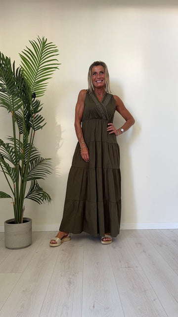 GIORGIA & JHONS - 60373SS24 - ABITO LUNGO COTONE, SCOLLO A V INCROCIATO CON PIZZO INTARSIO E BORDATURA CUPORICINI