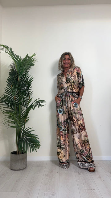 VICOLO - TB2542 - PANTALONE 100%VISCOSA FANTASIA FIORI A PALAZZO CON VITA ELASTICATA