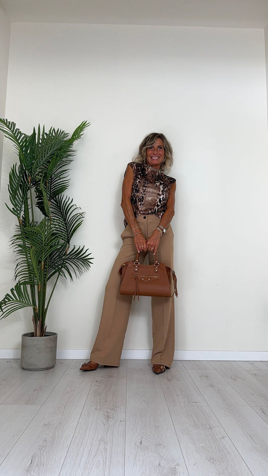 VICOLO - US0075 - TOP CINIGLIA RASATA FANTASIA ANIMALIER, COLLO A CRATERE