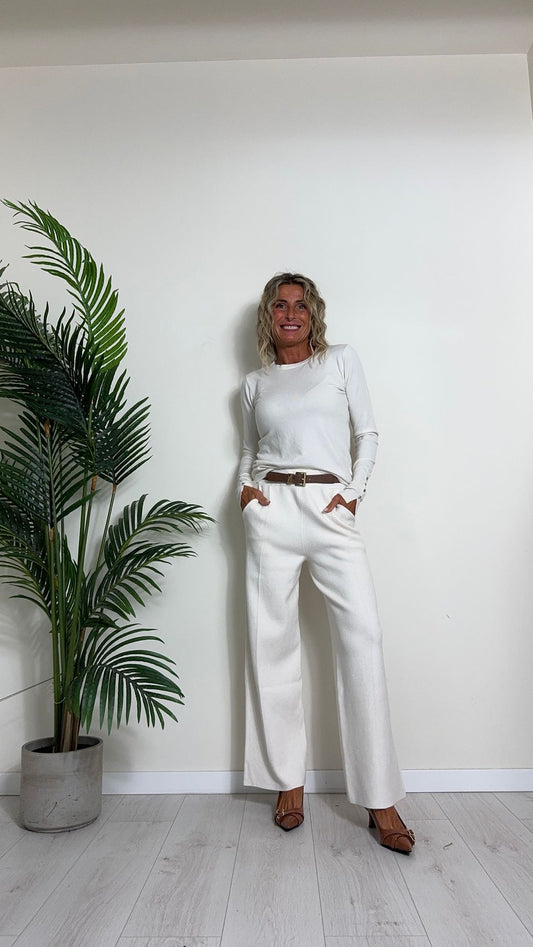 DAFNE - 0283P22 - MAGLIA VISCOSA GIROCOLLO CON BOTTONCINI SATINATI E SPACCHETTI SU POLSI