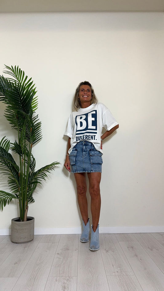 SUSYMIX - 10242 - T-SHIRT COTONE OVER STAMPA "BE DIFFERENT"