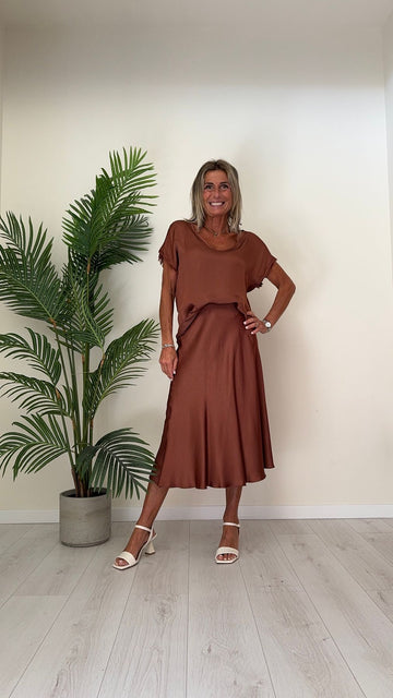 GIORGIA & JHONS - 60291SS24 - BLUSA PURA VISCOSA, STONDATA CON MANICHE SFRANGIATINE