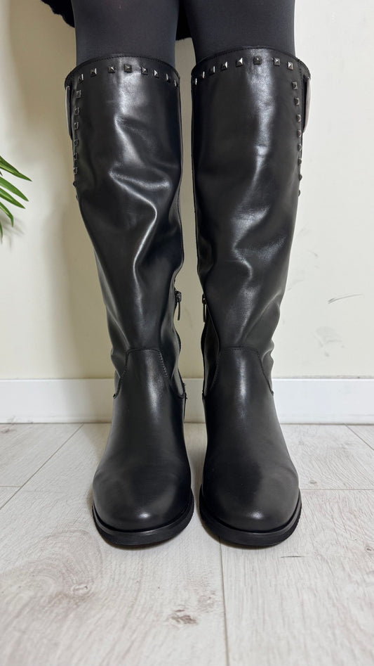 DIVINE FOLLIE - V600P65