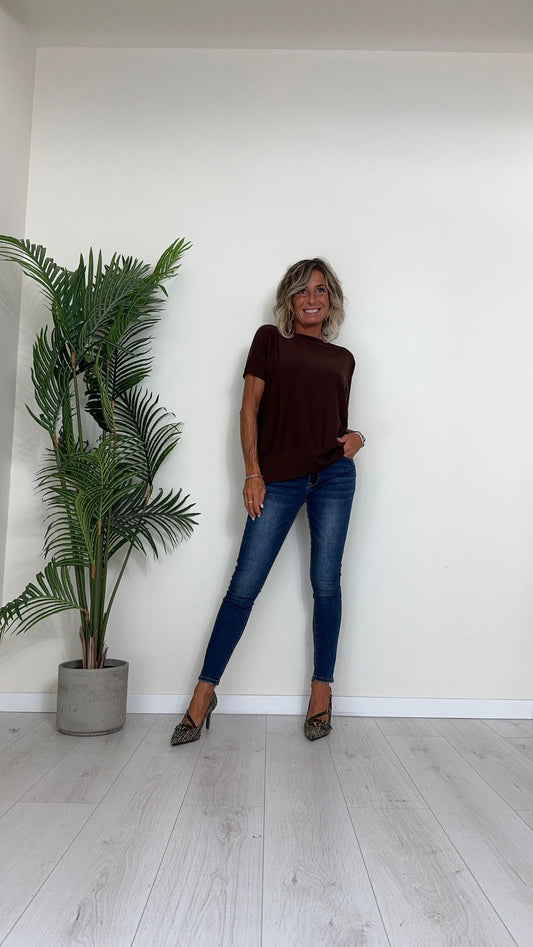 VICOLO - 22094S - MAGLIA VISCOSA SCOLLO A BARCHETTA, A SCATOLA, MANICA CORTA