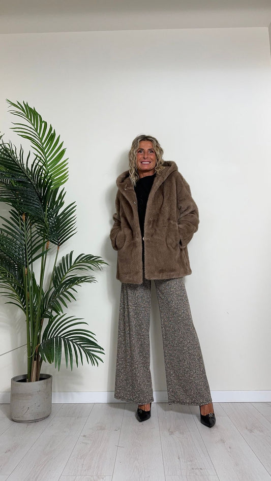 DAFNE - 0494P89 - ECOPELLICCIA CON CAPPUCCIO E GANCETTI GIOIELLO