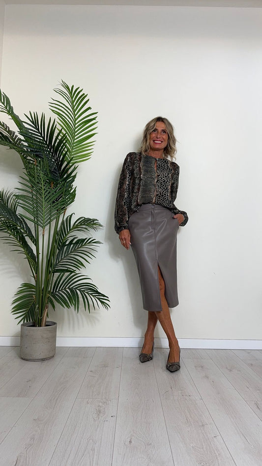 SUSYMIX - 24565V5 - BLUSA SCOLLO A GOCCIA IN 100% VISCOSA ANIMALIER