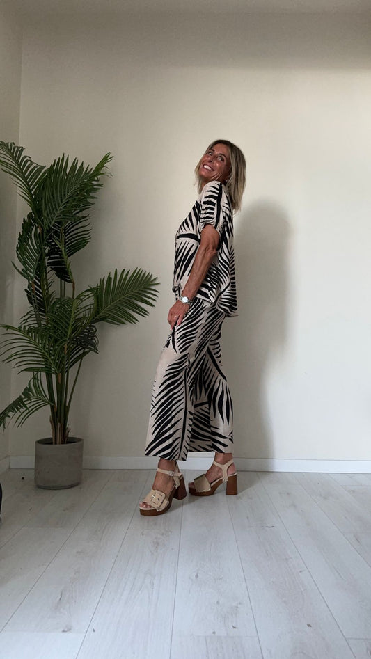 GIORGIA & JHONS - 60498SS24 - PANTALONE STAMPA AFRO, 100%VISCOSA, VITA ELASTICATA