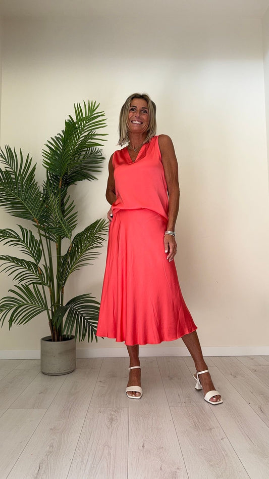 GIORGIA & JHONS - 60289SS24 - TOP VISCOSA SCOLLO A V , SPALLA LARGA