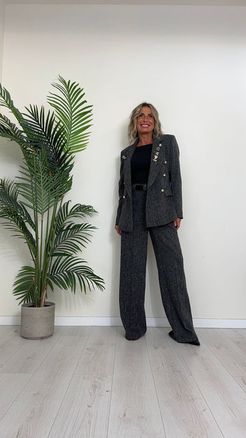 TENSIONE IN - 25B4102 - GIACCA GRISALIA DOPPIO PETTO POLIVISCOSA CON BOTTONI MILITARY E APPLICAZIONI SPILLE