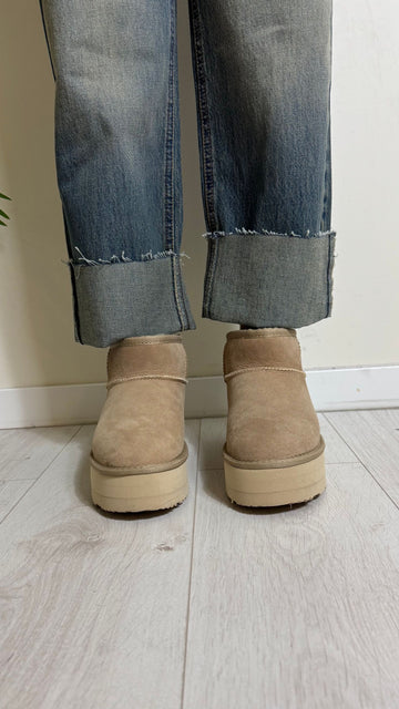 DIVINE FOLLIE - 362P45