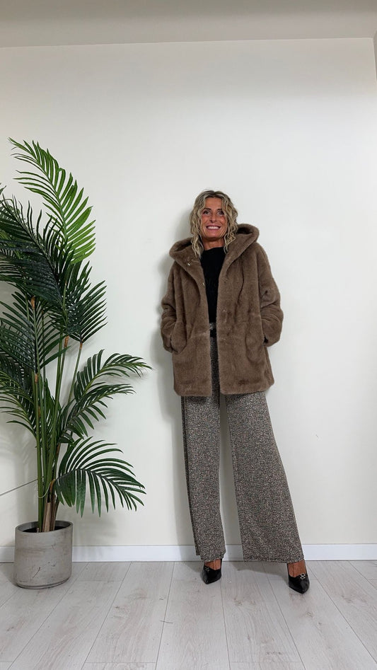 DAFNE - 0494P89 - ECOPELLICCIA CON CAPPUCCIO E GANCETTI GIOIELLO