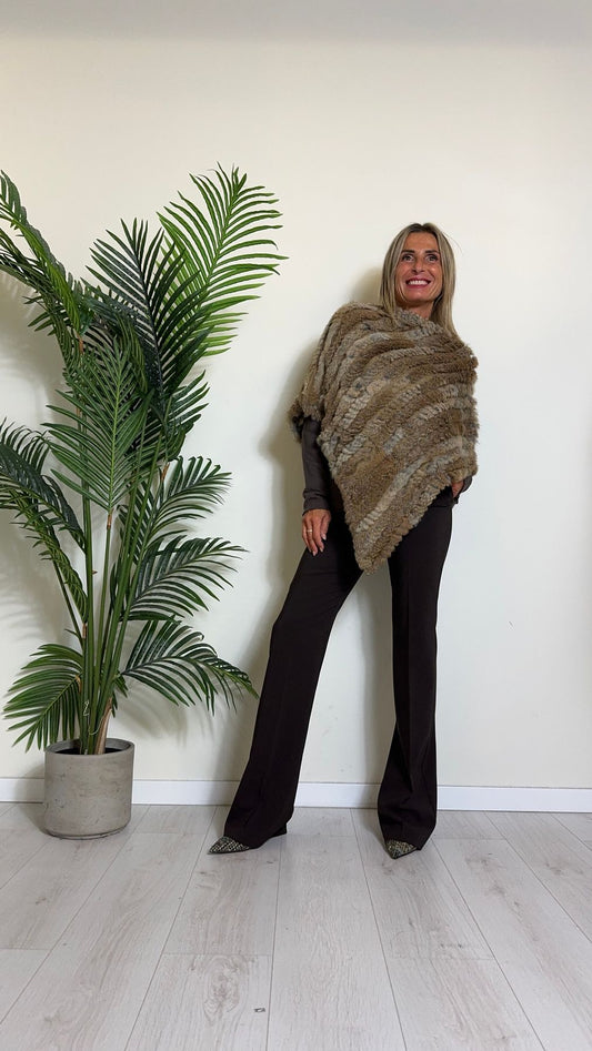 GIORGIA & JHONS - 60298FW24 - PONCHO LAPIN ASIMMETRICO