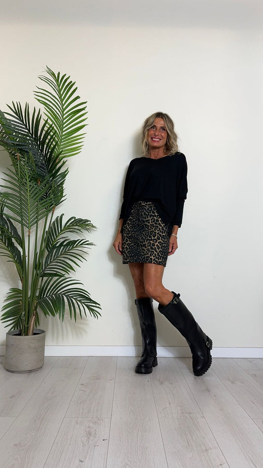 GIORGIA & JHONS - 60181FW24 - MAGLIA IN JERSEY DI VISCOSA FLUIDA, SCOLLO V AMPIO PROFILO LUREX, A SCATOLA