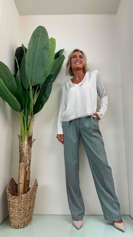 GIORGIA & JHONS - 60101FW23 - BLUSA SATIN VISCOSA SCOLLO V ORLO SFRANGIATO