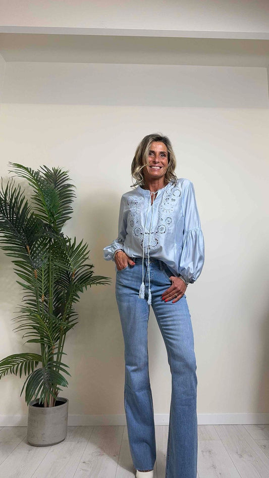 DAFNE - SJ9128P29 - BLUSA VISCOSA CON NAPPINE E RICAMO