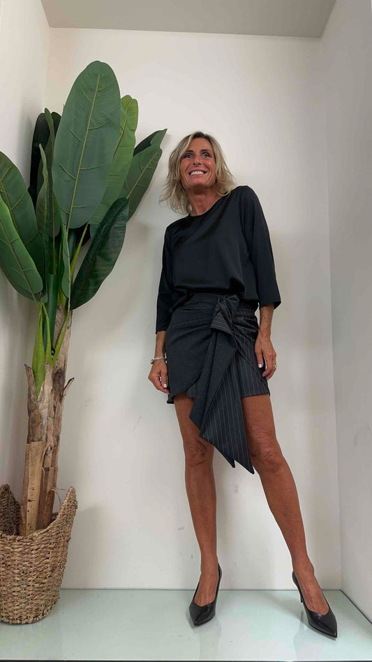 HAVEONE - CLA-K073 - MINIGONNA CON PANNELLI SOVRAPPOSTI E NODO BITESSUTO