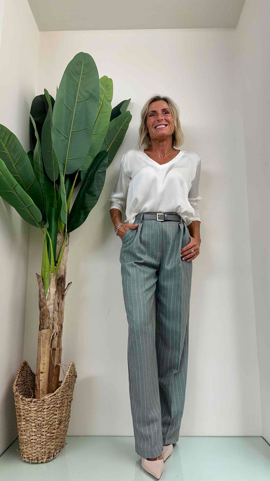 GIORGIA & JHONS - 60101FW23 - BLUSA SATIN VISCOSA SCOLLO V ORLO SFRANGIATO