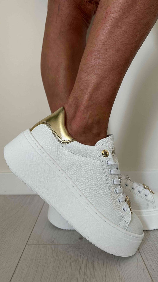 OVYE' - IPWATER5P45 - SNEACKER PELLE CON CHARMS, GONFIETTO GOLD, FONDO GOMMA 5CM