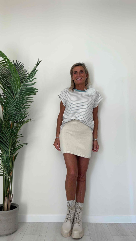 SUSYMIX - 52447SH - T-SHIRT VISCOSA IN VISCOSA CON COLLO LUREX E SPILLA