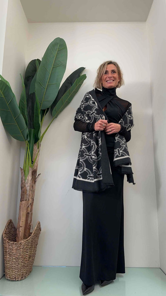 DAFNE - SCVICAP10 - SCIARPONA100% VISCOSA STAMPA ATENE ORLO SFRANGIATO