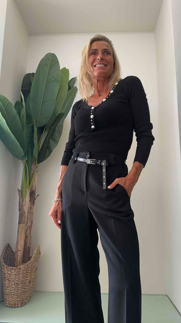 DAFNE - AB5443P25 - MAGLIA SCOLLO A V COSTINE CON BORCHIETTE