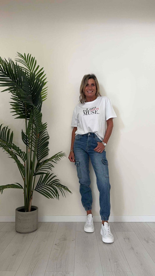 GIORGIA & JHONS - 60197SS24 - T-SHIRT FILO COTONE 100% FIT SCATAOLA "I'M MY OWN"