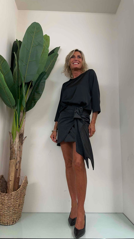 HAVEONE - CLA-K073 - MINIGONNA CON PANNELLI SOVRAPPOSTI E NODO BITESSUTO